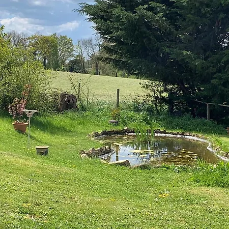 1 Bed - Sleeps 2 - Garden - Parking - Wifi Céaucé